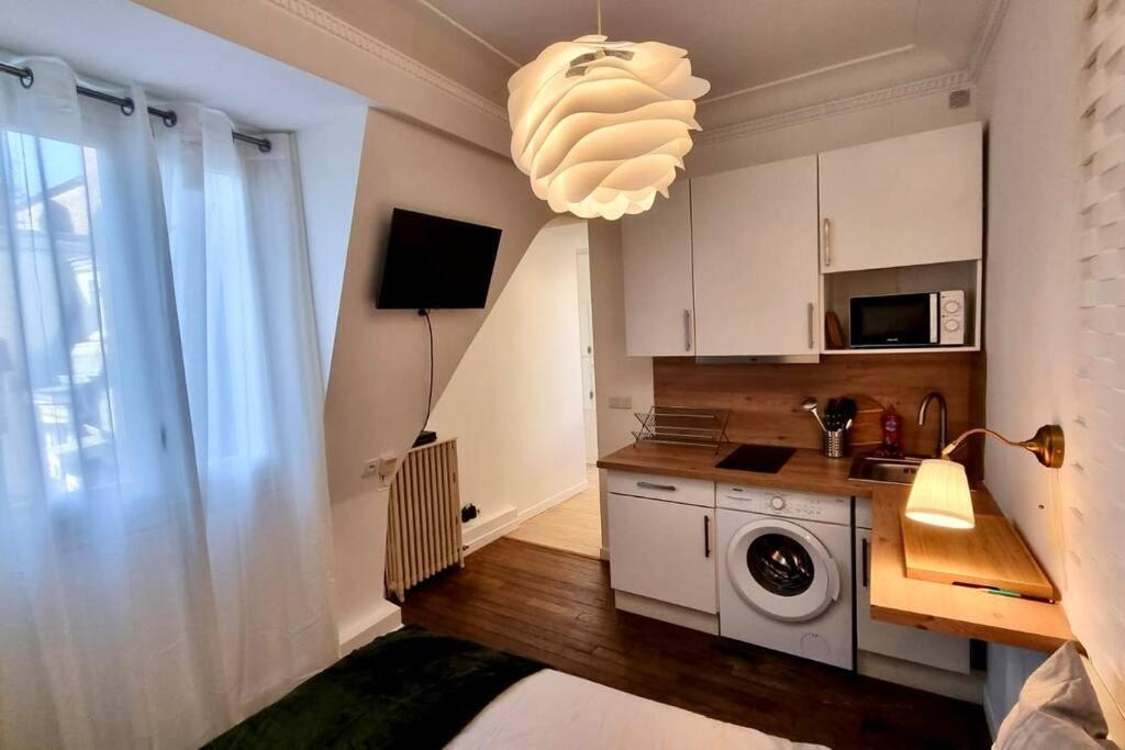 Champs-Elysees - Suite For 2 People Paris Exterior photo